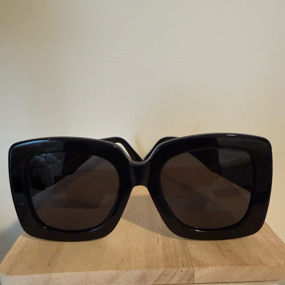 CHANEL Black Quilted Sunglasses Set - Picture 4 of 5